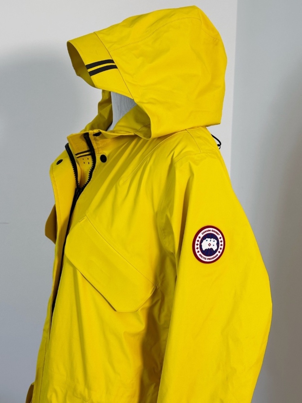 CANADA GOOSE Seaboard Women's M Overboard Yellow Rain Jacket Style 5607L Luxury - Picture 6 of 16
